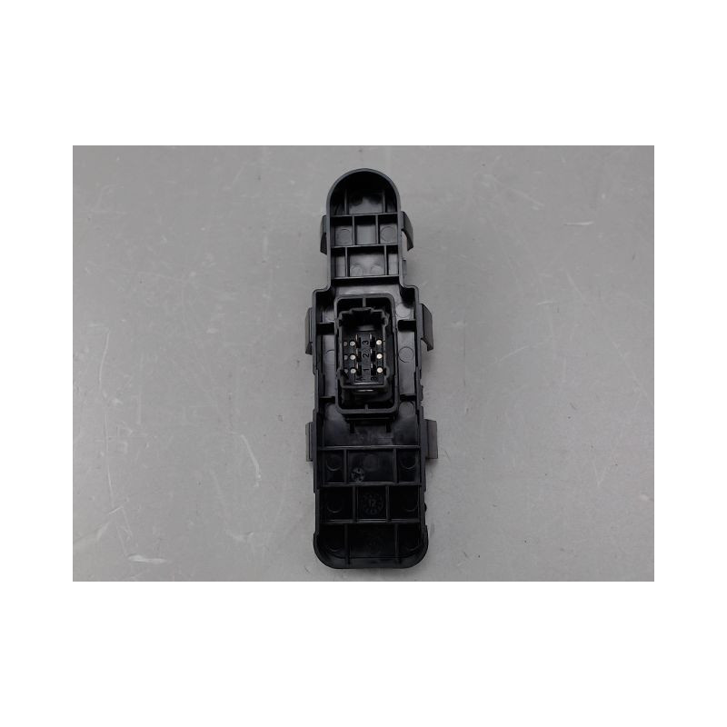 COMMANDE LEVE-GLACE PORTE AVD PEUGEOT 207