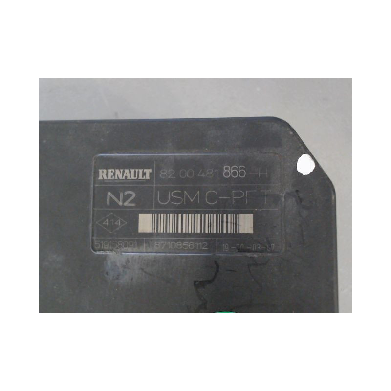 BOITE A FUSIBLES RENAULT MEGANE