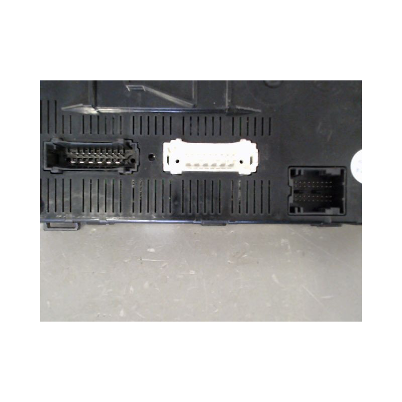 BOITIER GESTION HABITACLE RENAULT CLIO