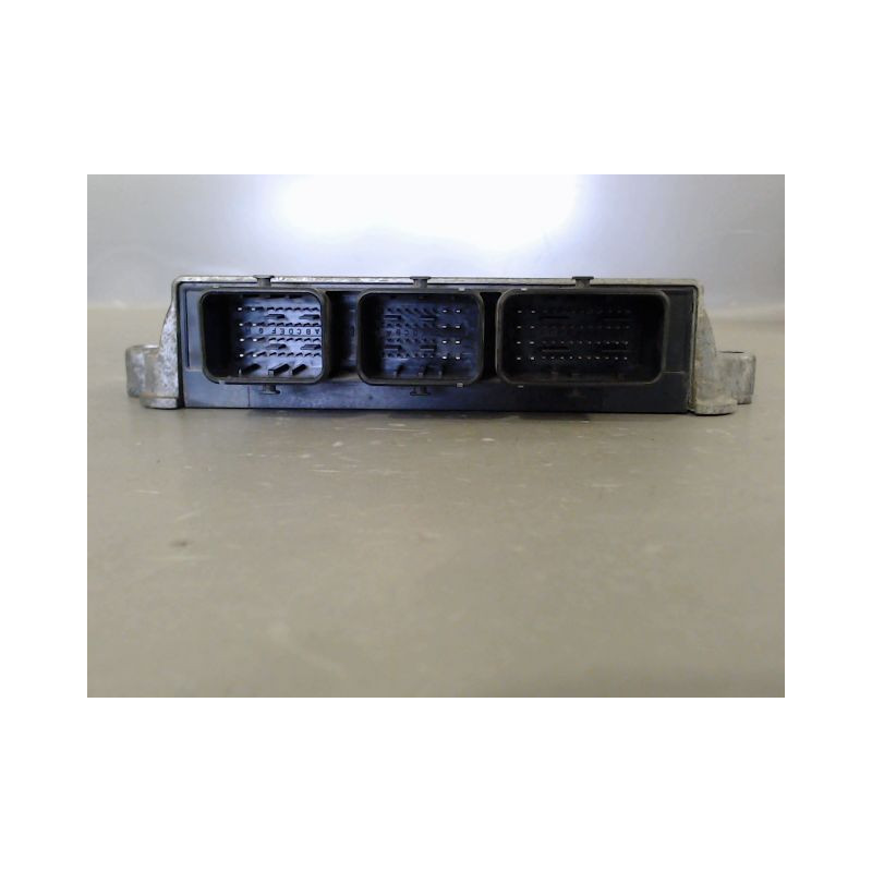 CALCULATEUR MOTEUR PEUGEOT 206