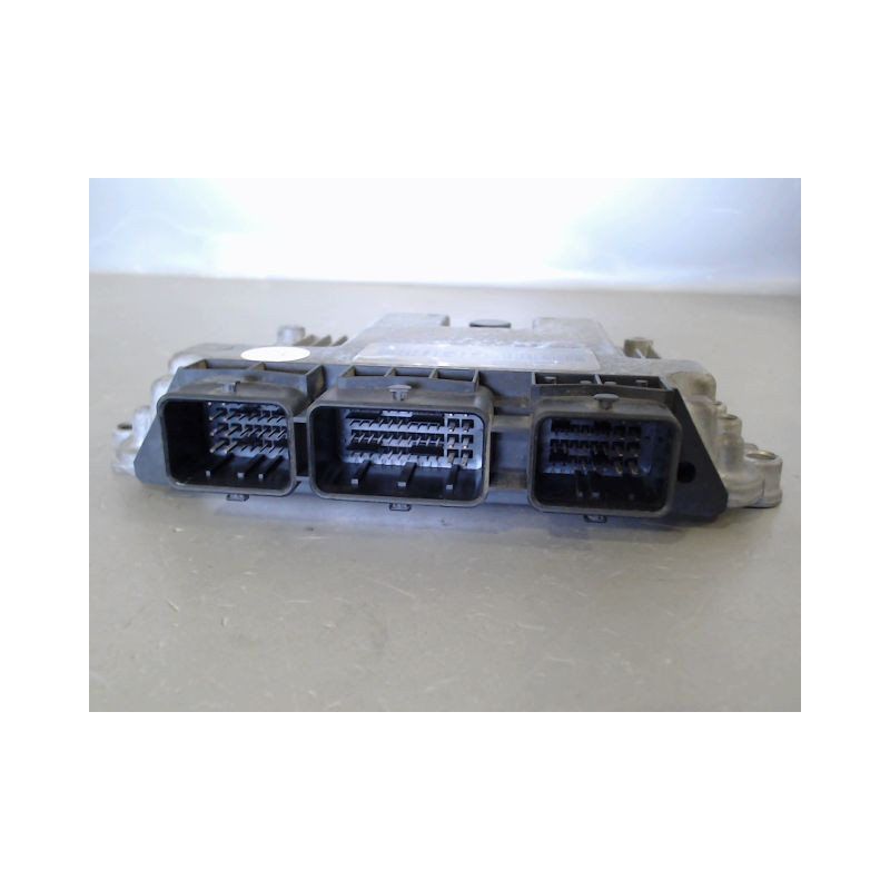 CALCULATEUR MOTEUR RENAULT MEGANE