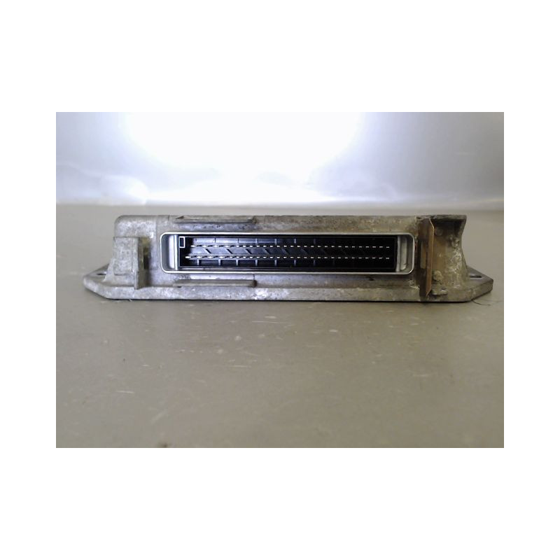 CALCULATEUR MOTEUR RENAULT CLIO