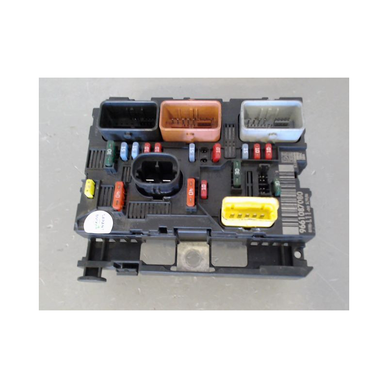 BOITE A FUSIBLES CITROEN C4