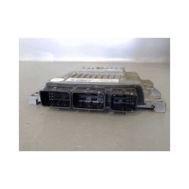 CALCULATEUR MOTEUR RENAULT MEGANE
