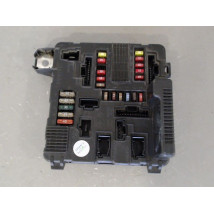 BOITE A FUSIBLES RENAULT MEGANE