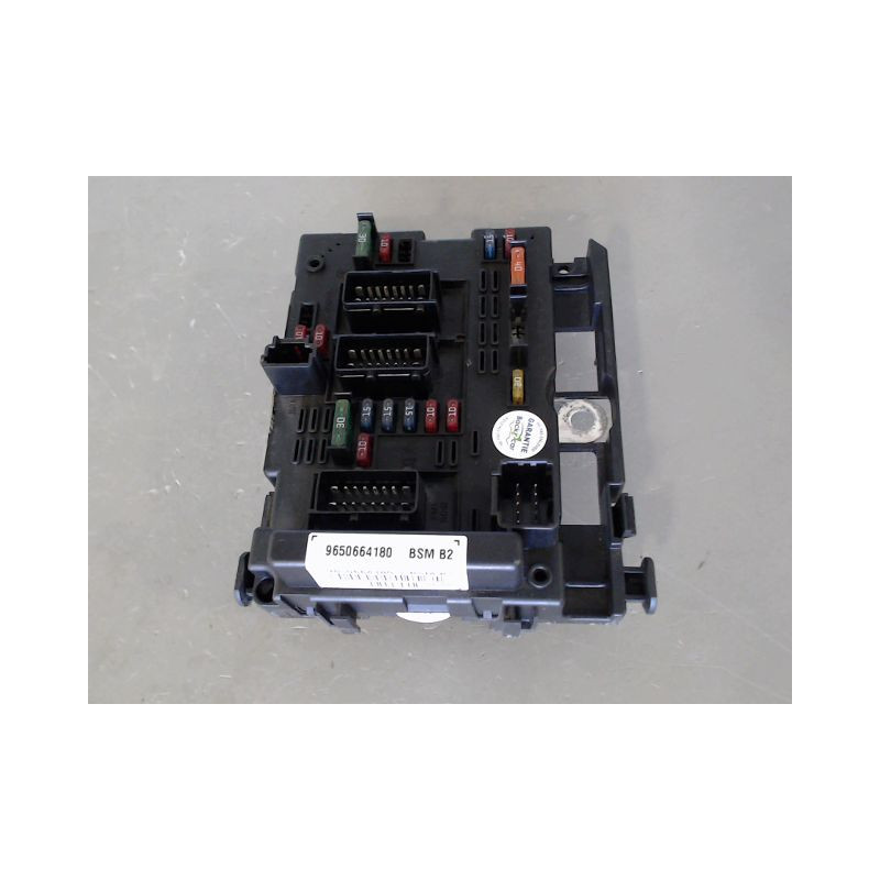 BOITE A FUSIBLES PEUGEOT 307