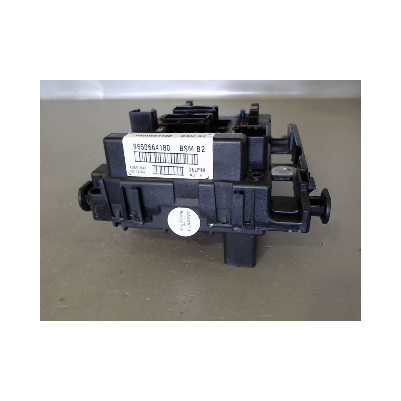 BOITE A FUSIBLES PEUGEOT 307