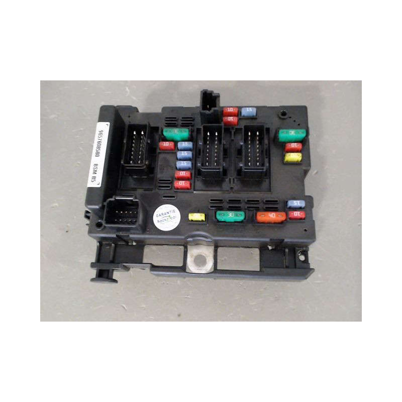 BOITE A FUSIBLES PEUGEOT 206