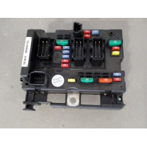 BOITE A FUSIBLES PEUGEOT 206