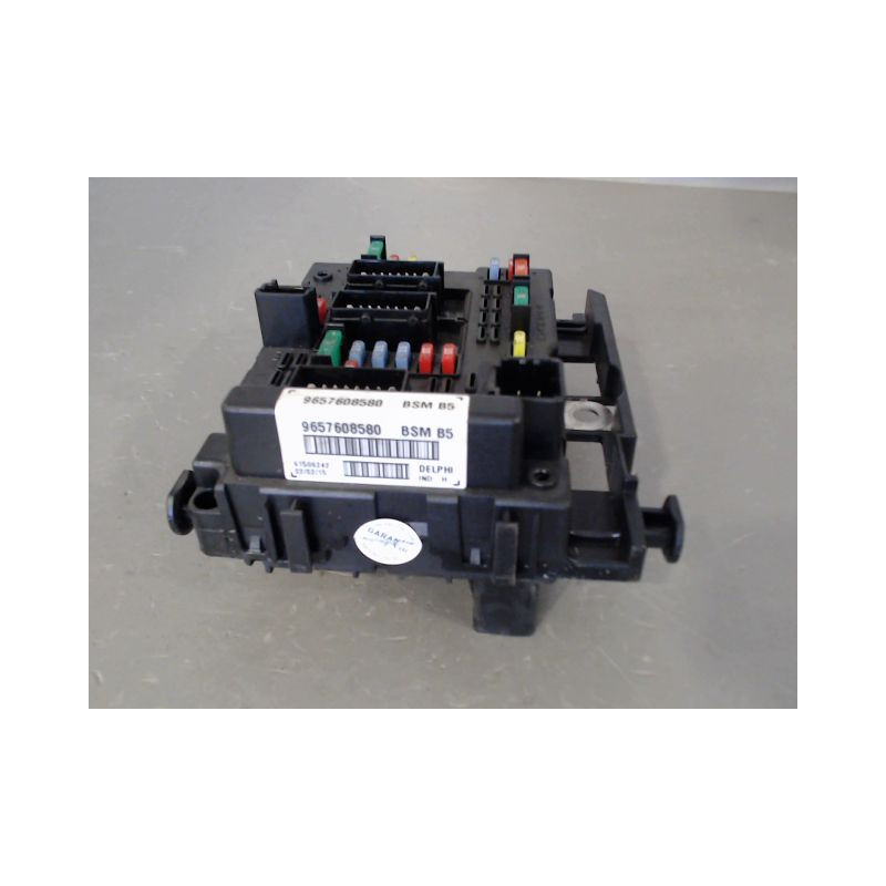 BOITE A FUSIBLES PEUGEOT 206