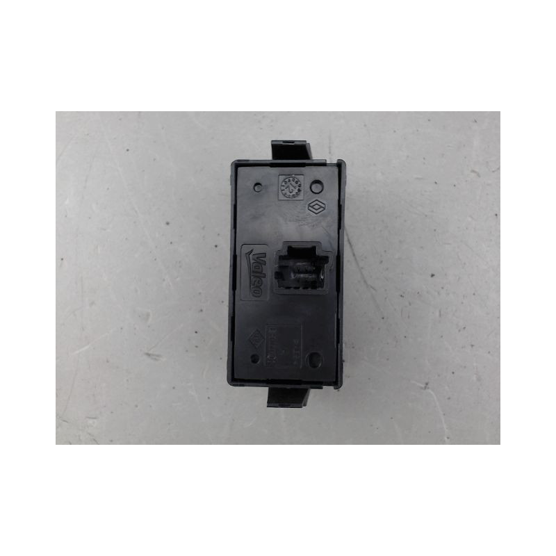 BOUTON DE WARNING RENAULT KANGOO