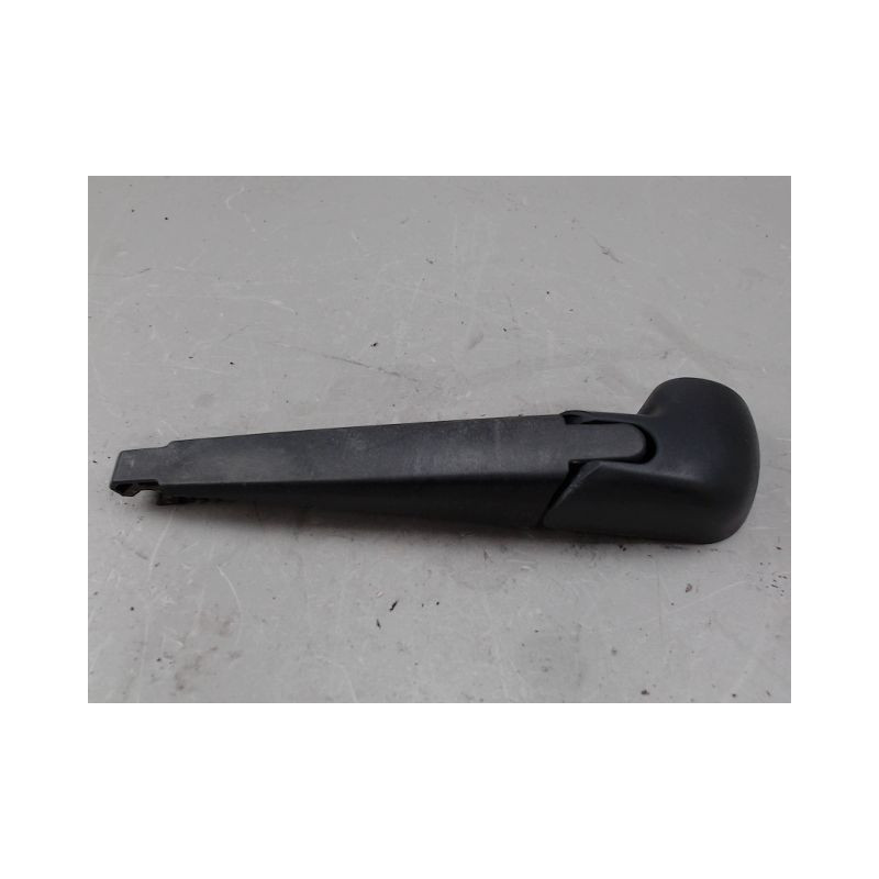 BRAS ESSUIE-GLACE ARRIERE TOYOTA U.CRUISER
