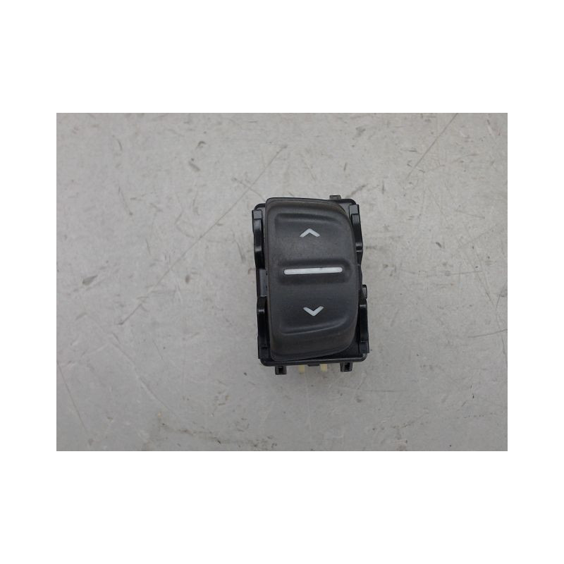 COMMANDE LEVE-GLACE PORTE AVD DACIA LOGAN