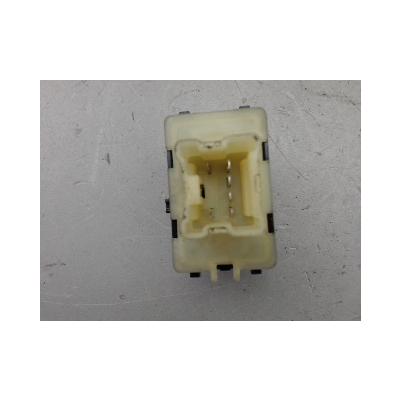 COMMANDE LEVE-GLACE PORTE AVD DACIA LOGAN