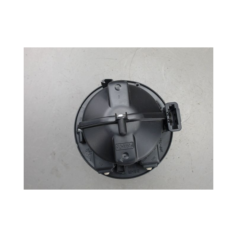 MOTEUR VENTILATEUR CHAUFFAGE LAND ROVER FREELAND.
