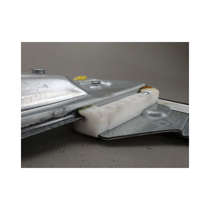 MECANISME LEVE-GLACE AVANT DROIT OPEL CORSA