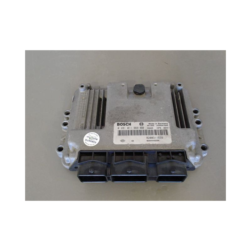 CALCULATEUR MOTEUR RENAULT LAGUNA