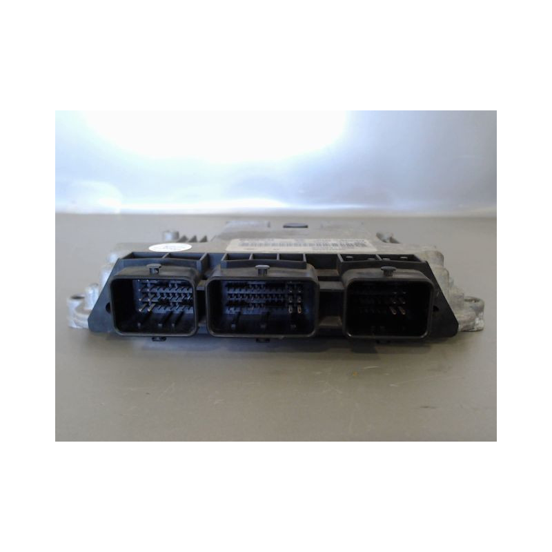 CALCULATEUR MOTEUR RENAULT LAGUNA