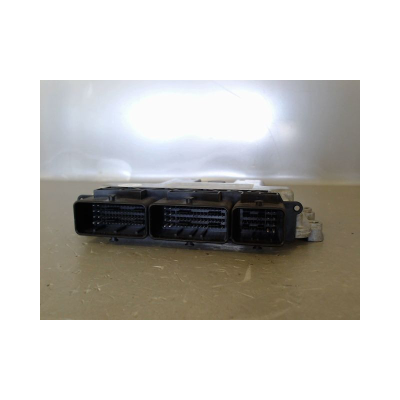 CALCULATEUR MOTEUR RENAULT TWINGO