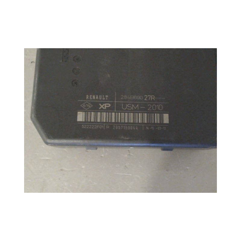 BOITE A FUSIBLES RENAULT MEGANE