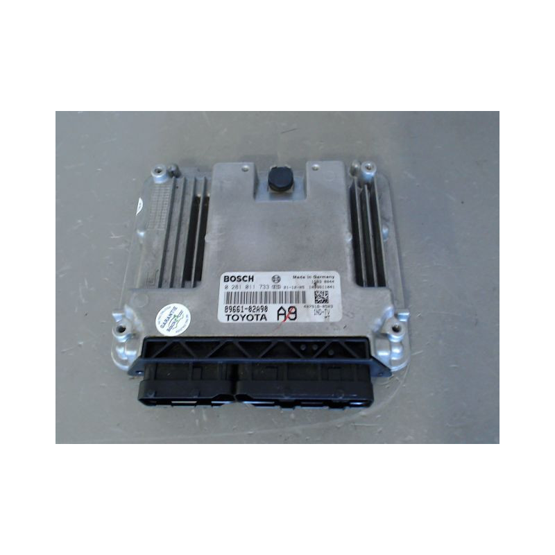 CALCULATEUR MOTEUR TOYOTA COROLLA