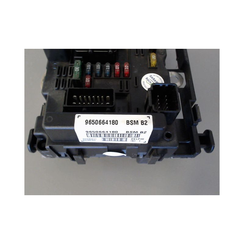 BOITE A FUSIBLES PEUGEOT 206