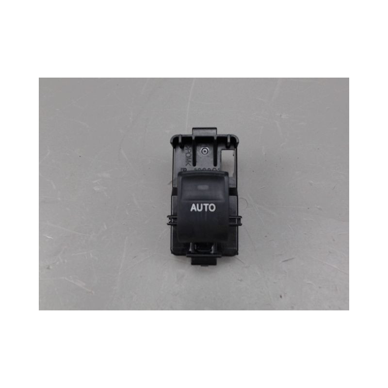 COMMANDE LEVE-GLACE PORTE AVD TOYOTA AURIS