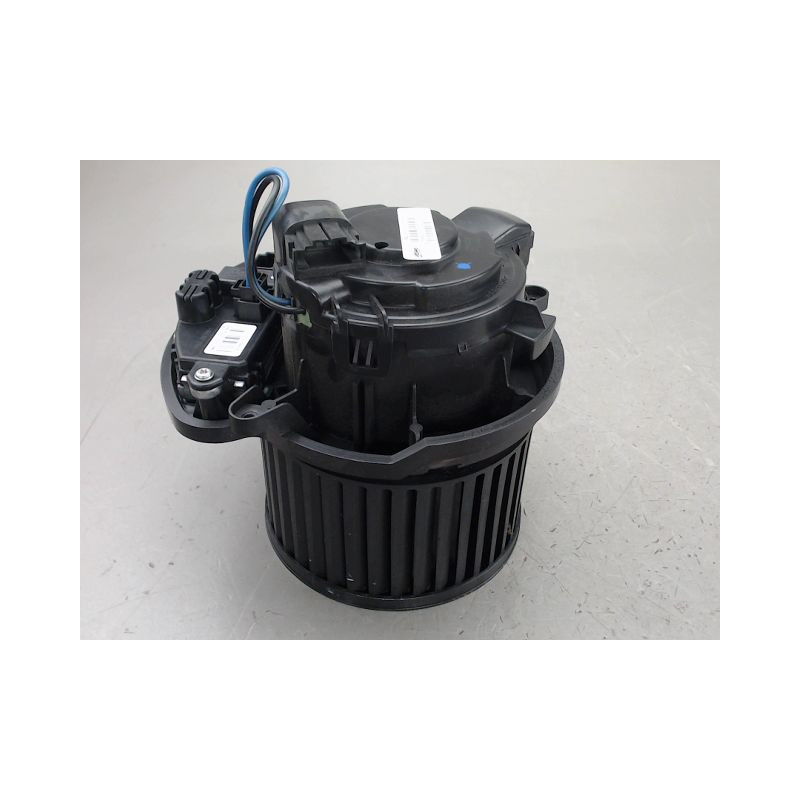 MOTEUR VENTILATEUR CHAUFFAGE RENAULT MEGANE