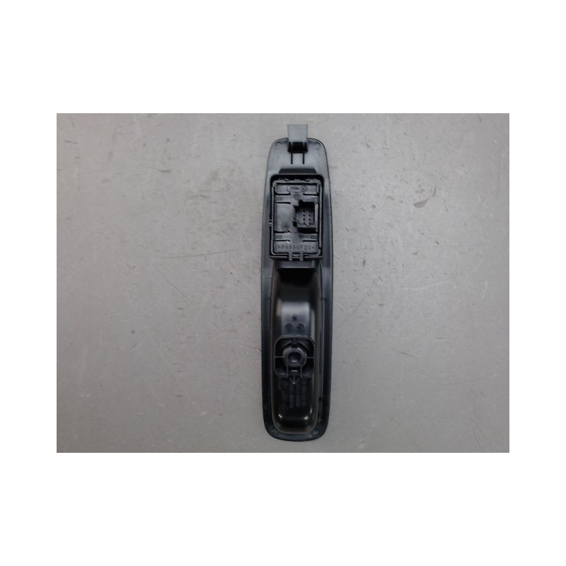 COMMANDE LEVE-GLACE PORTE ARD RENAULT MEGANE