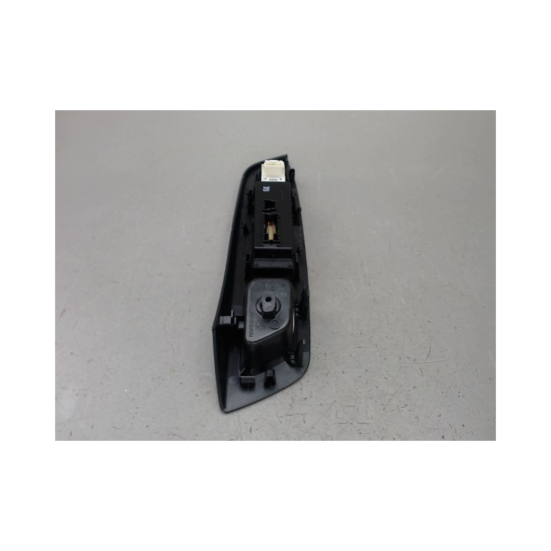 COMMANDE LEVE-GLACE PORTE AVG NISSAN MICRA