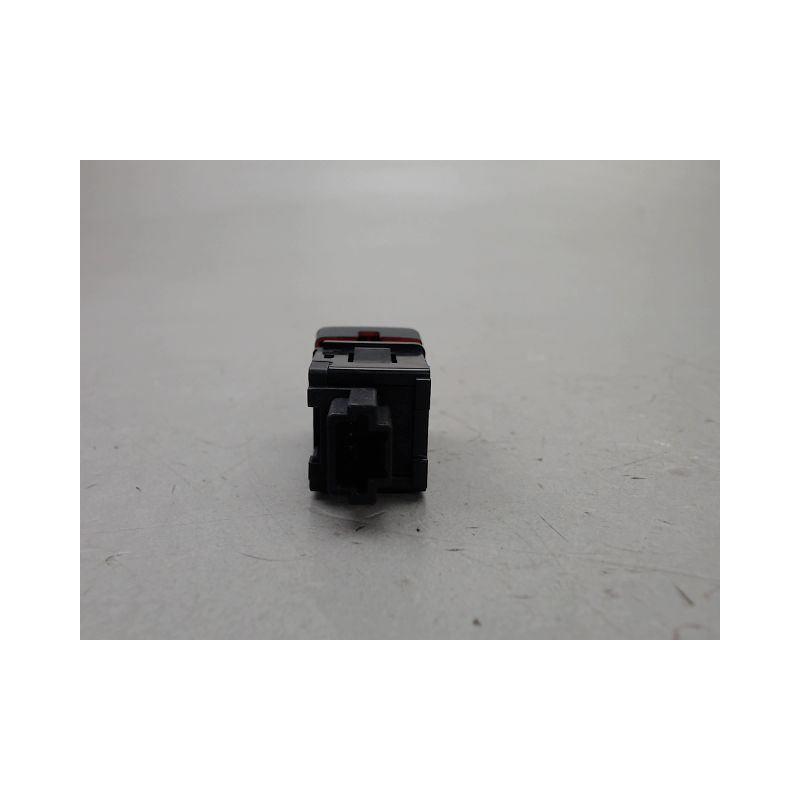 BOUTON DE WARNING NISSAN MICRA