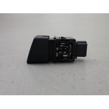 BOUTON DE WARNING NISSAN MICRA