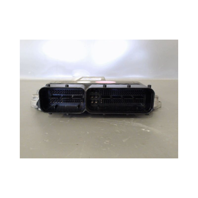 CALCULATEUR MOTEUR OPEL AGILA