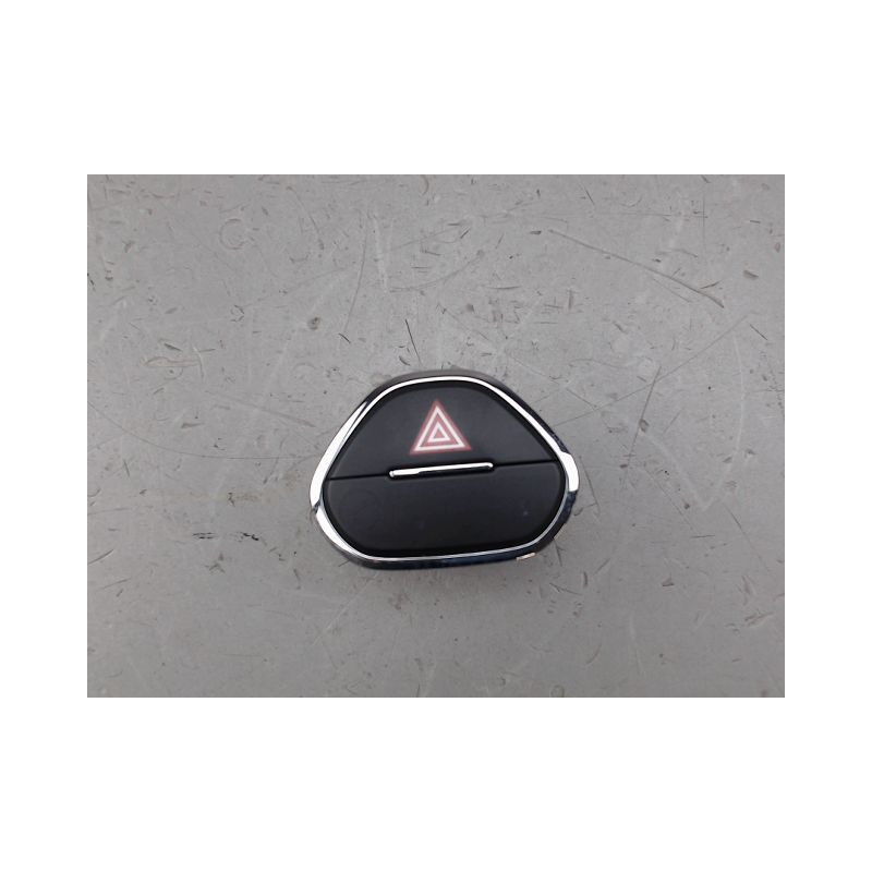 BOUTON DE WARNING OPEL CORSA