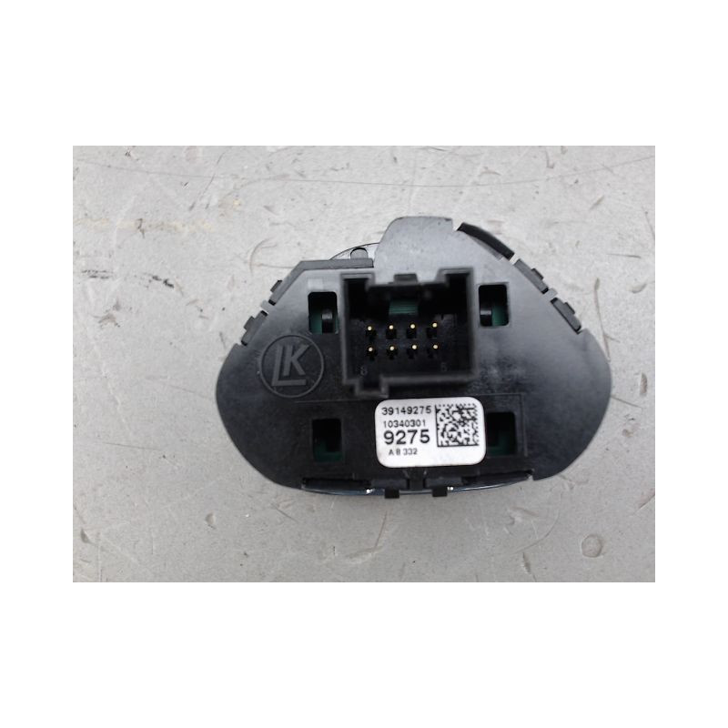 BOUTON DE WARNING OPEL CORSA