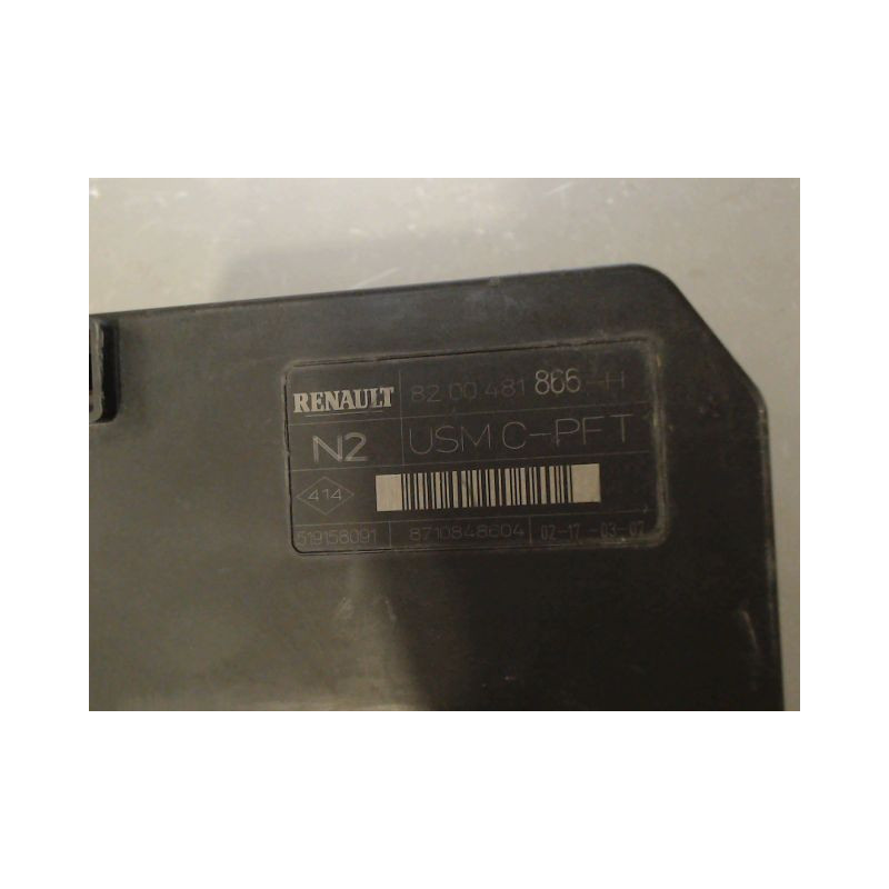 BOITE A FUSIBLES RENAULT MEGANE