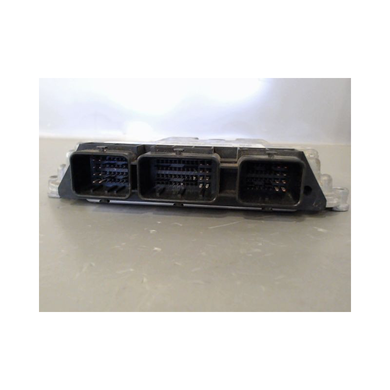 CALCULATEUR MOTEUR SUZUKI SX4