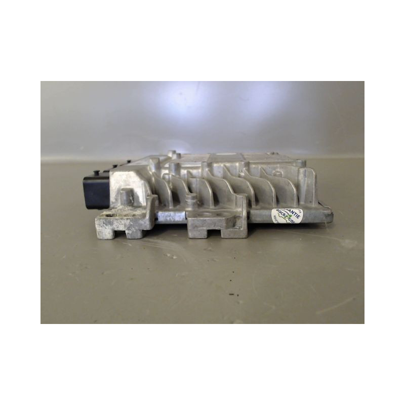 CALCULATEUR MOTEUR FORD FOCUS