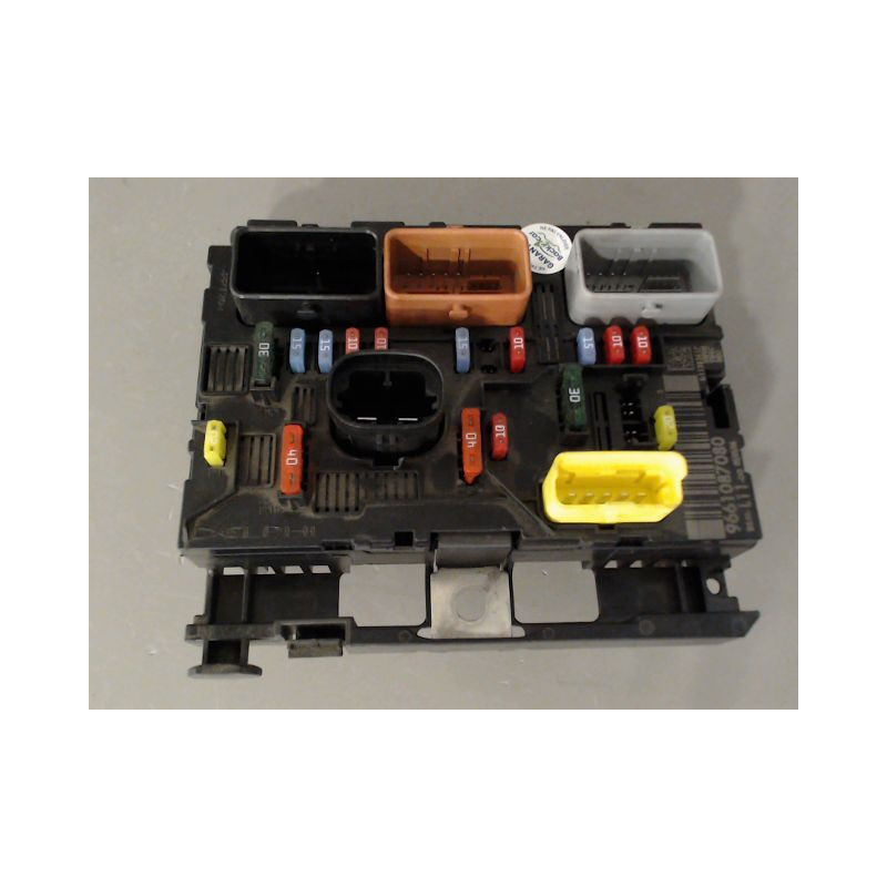 BOITE A FUSIBLES PEUGEOT 307