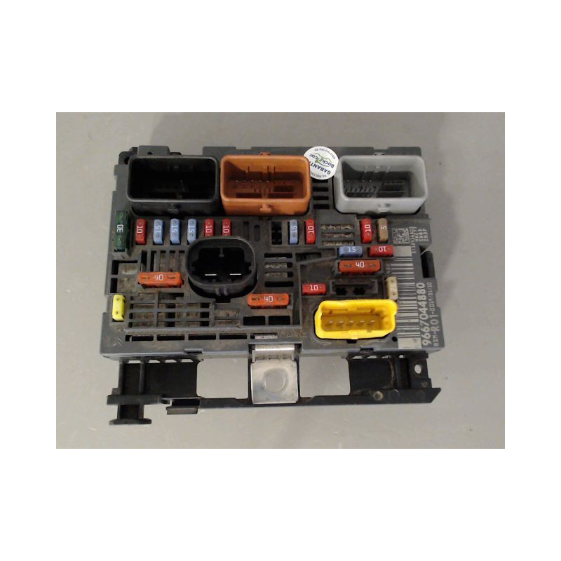 BOITE A FUSIBLES CITROEN C4