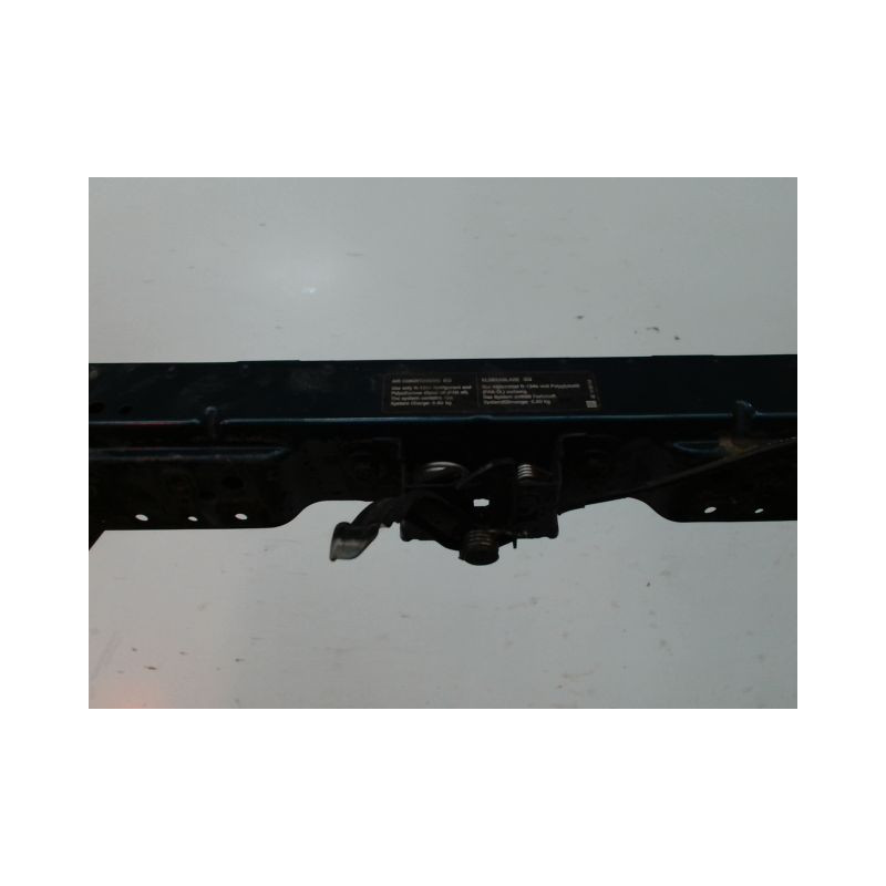TRAVERSE SUPERIEURE ARMATURE AVANT OPEL ASTRA