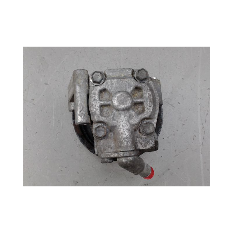 POMPE DIRECTION ASSISTEE LAND ROVER FREELAND.