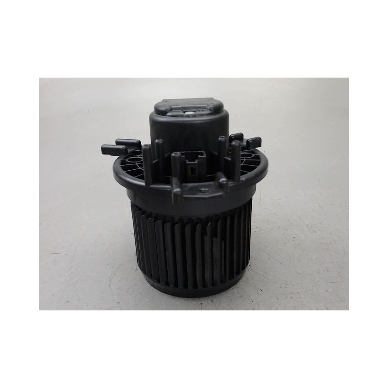 MOTEUR VENTILATEUR CHAUFFAGE SUZUKI IGNIS