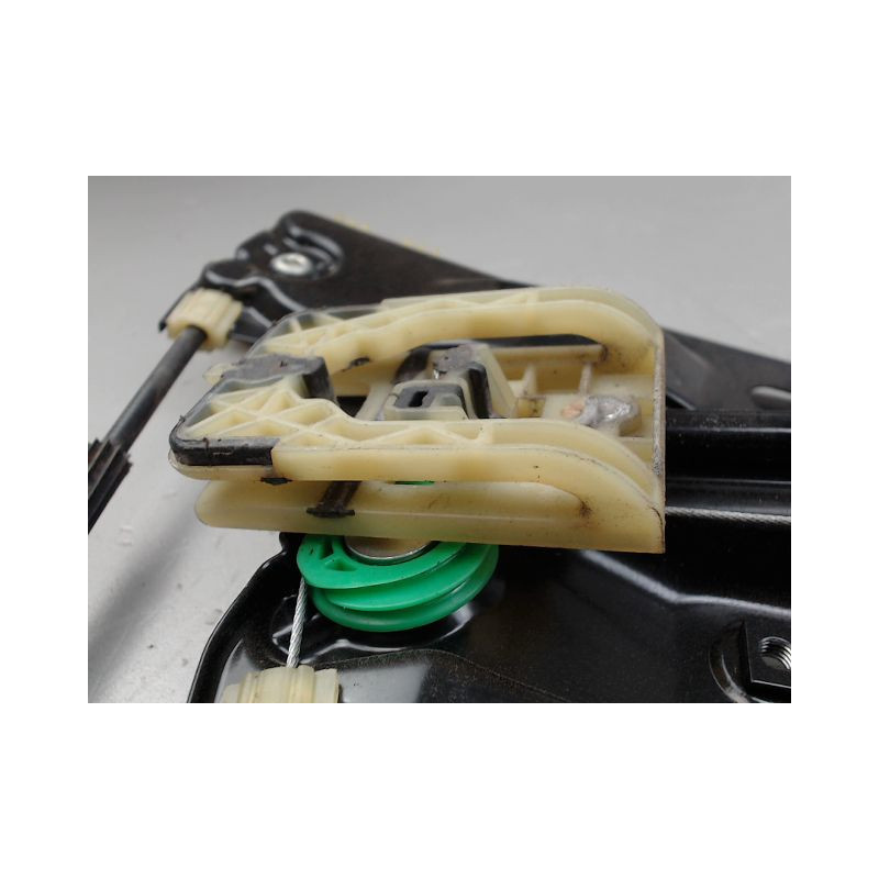 MECANISME LEVE-GLACE AVANT DROIT FORD FOCUS