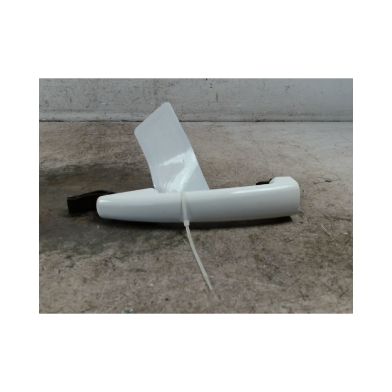 POIGNEE EXTERIEURE PORTE AVANT DROIT PEUGEOT 208