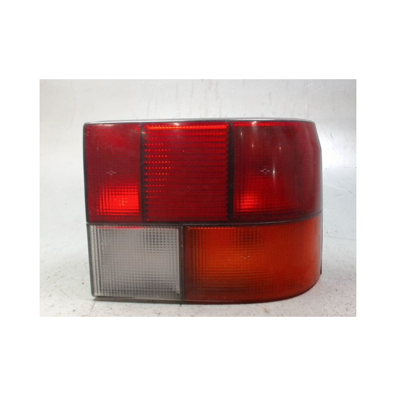 FEU ARRIERE DROIT RENAULT 19 -92