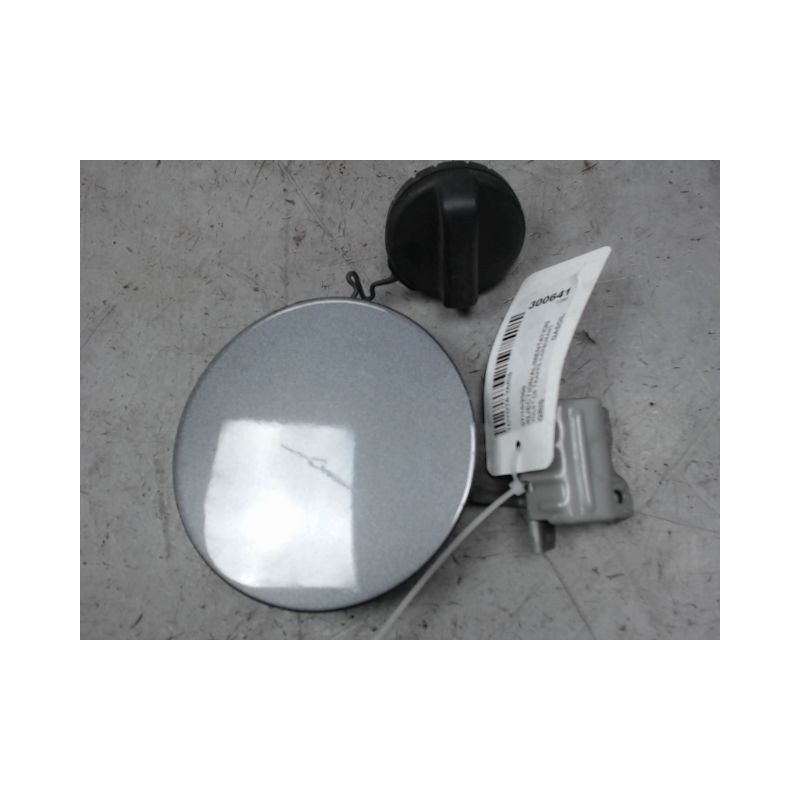 VOLET DE TRAPPE CARBURANT TOYOTA YARIS