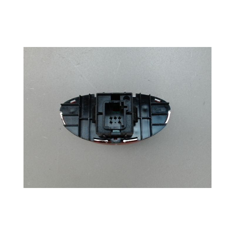BOUTON DE WARNING PEUGEOT 206