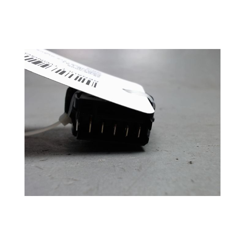 COMMANDE LEVE-GLACE PORTE AVD RENAULT TWINGO