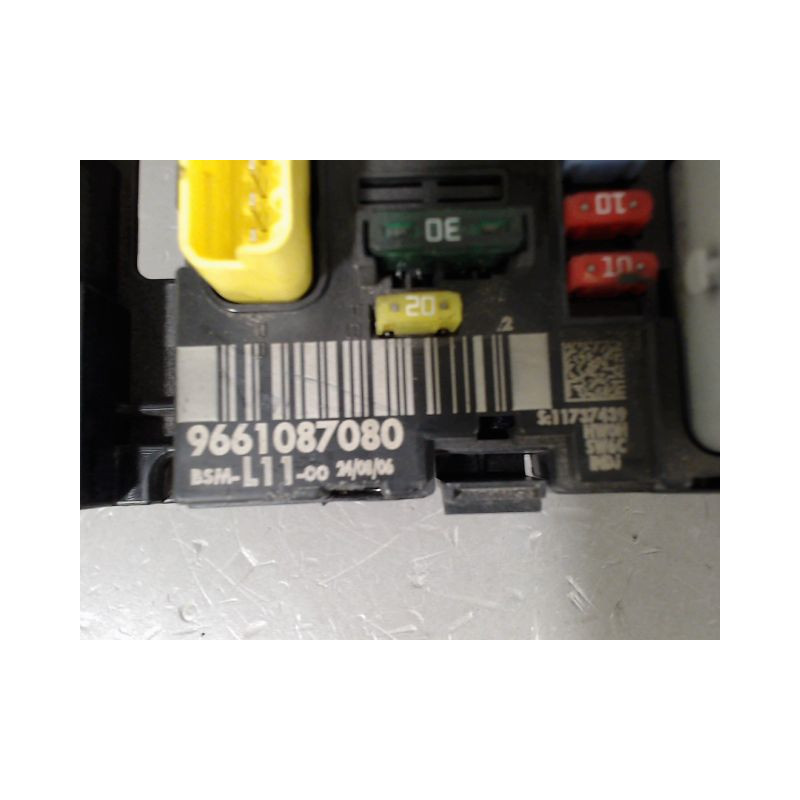 BOITE A FUSIBLES PEUGEOT 307